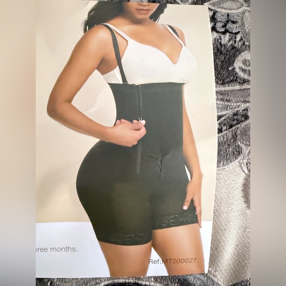 Shapellx Other - 🖤 SHAPELLX High Waisted Thigh Shaper w/ Zipper – Black – Size Small (NWT)